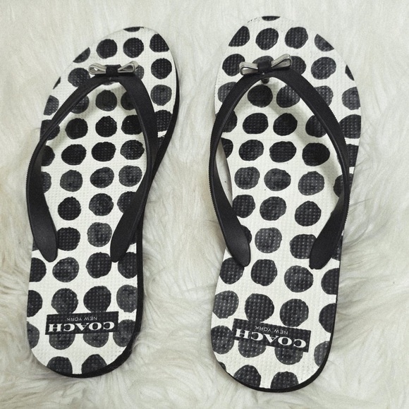 Coach Polka Dot Flip Flop Sandals Slippers. 🌴✌️ - Picture 3 of 6
